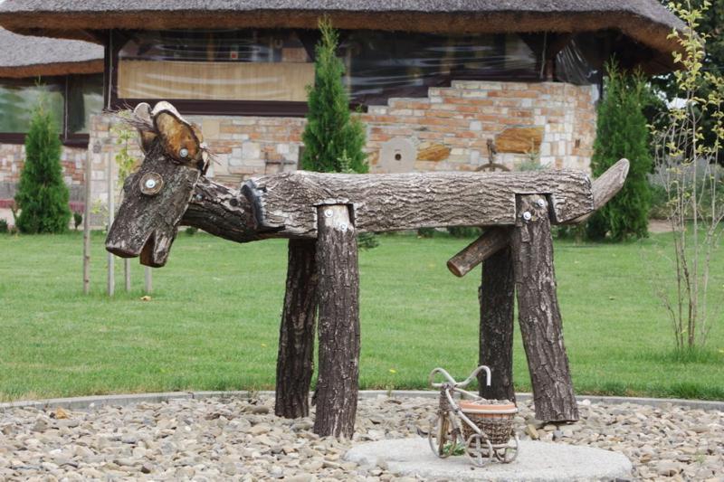 Maetok Country Club Hotel Petrovo Exterior photo